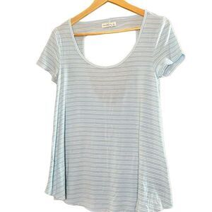 NWOT - S - Abercrombie & Fitch Blue Striped t-shirt